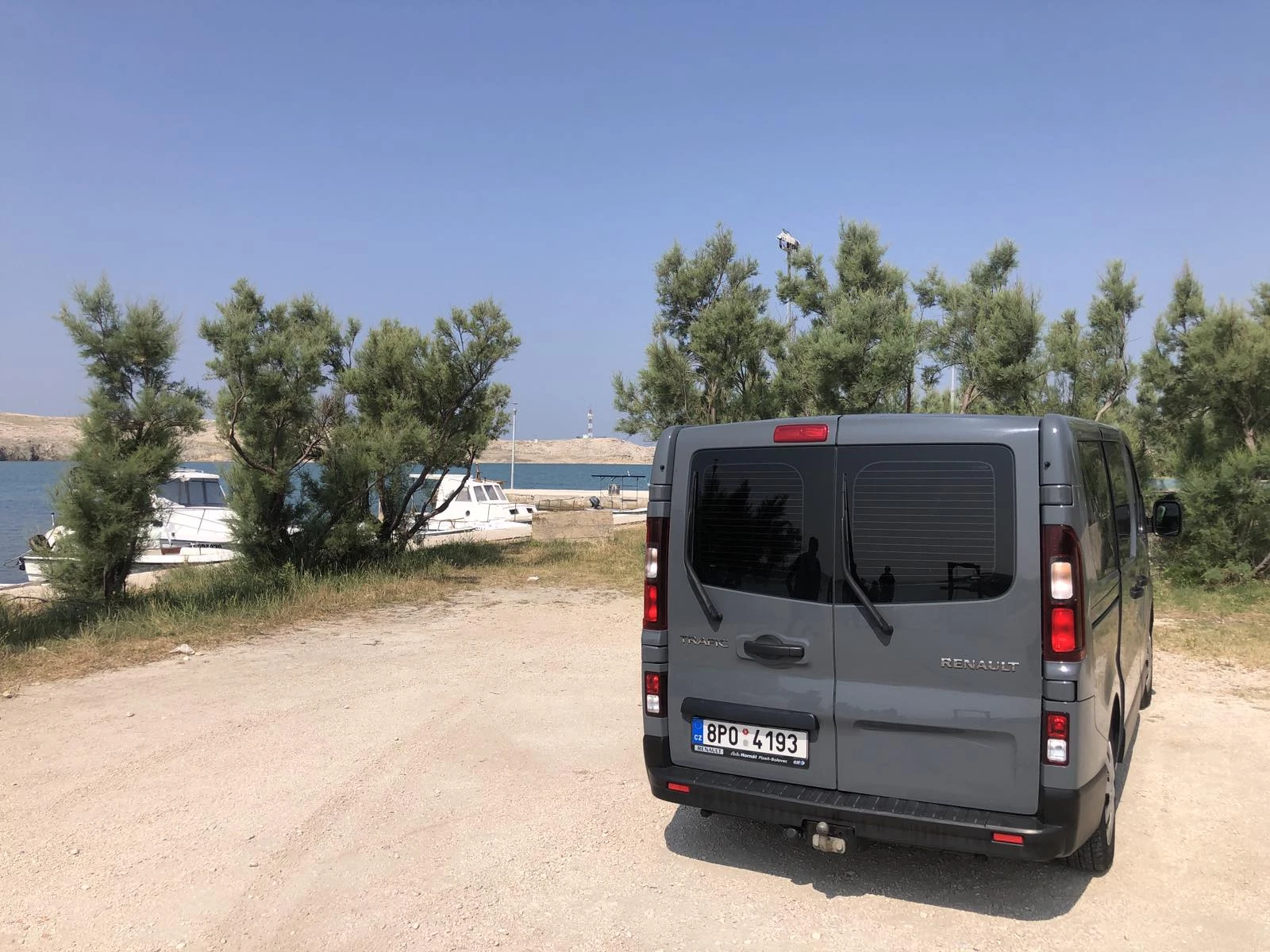 Renault Trafic u moře